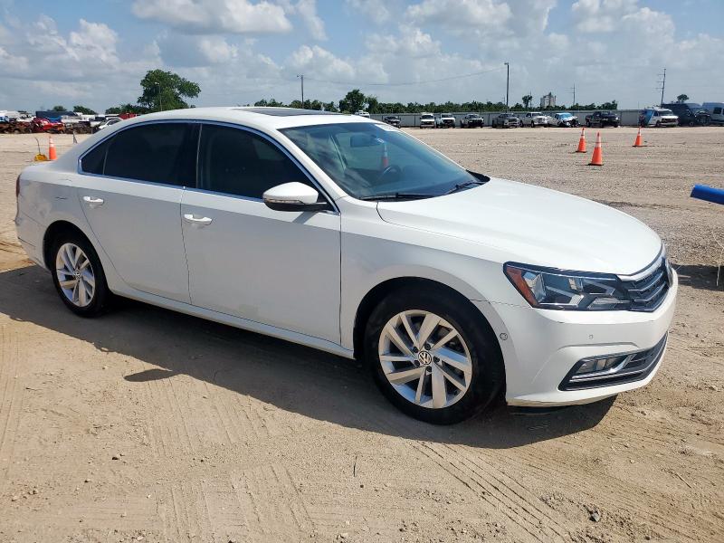  VOLKSWAGEN PASSAT 2018 Biały