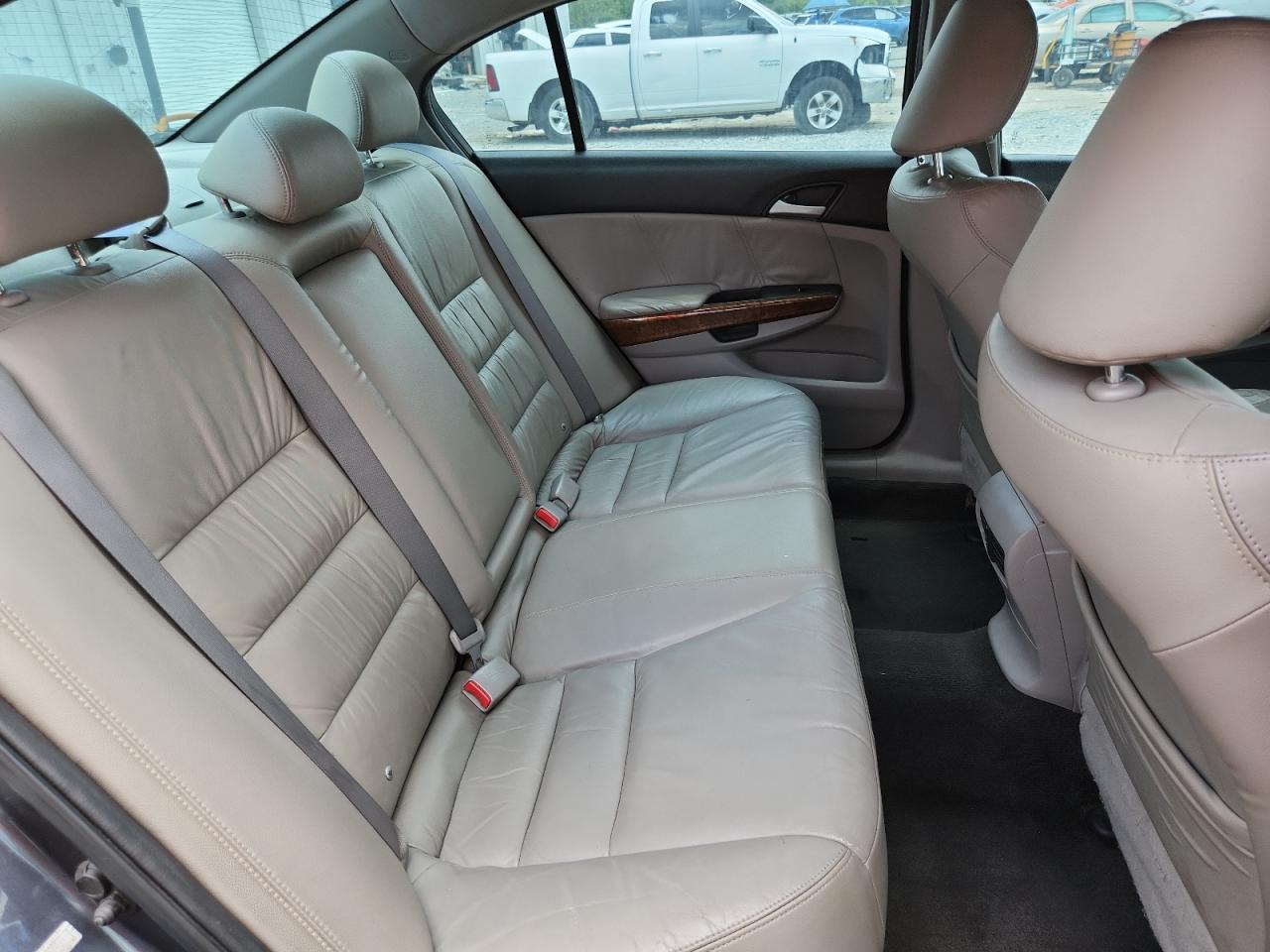 2011 Honda Accord Exl VIN: 1HGCP2F81BA034433 Lot: 62389025