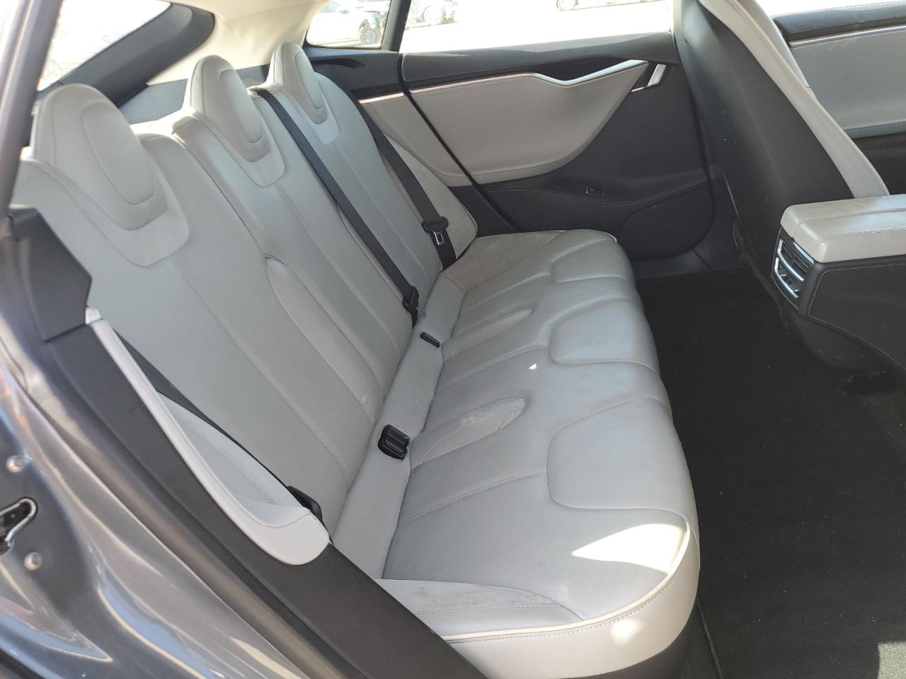 2014 Tesla Model S VIN: 5YJSA1H15EFP49412 Lot: 60476835