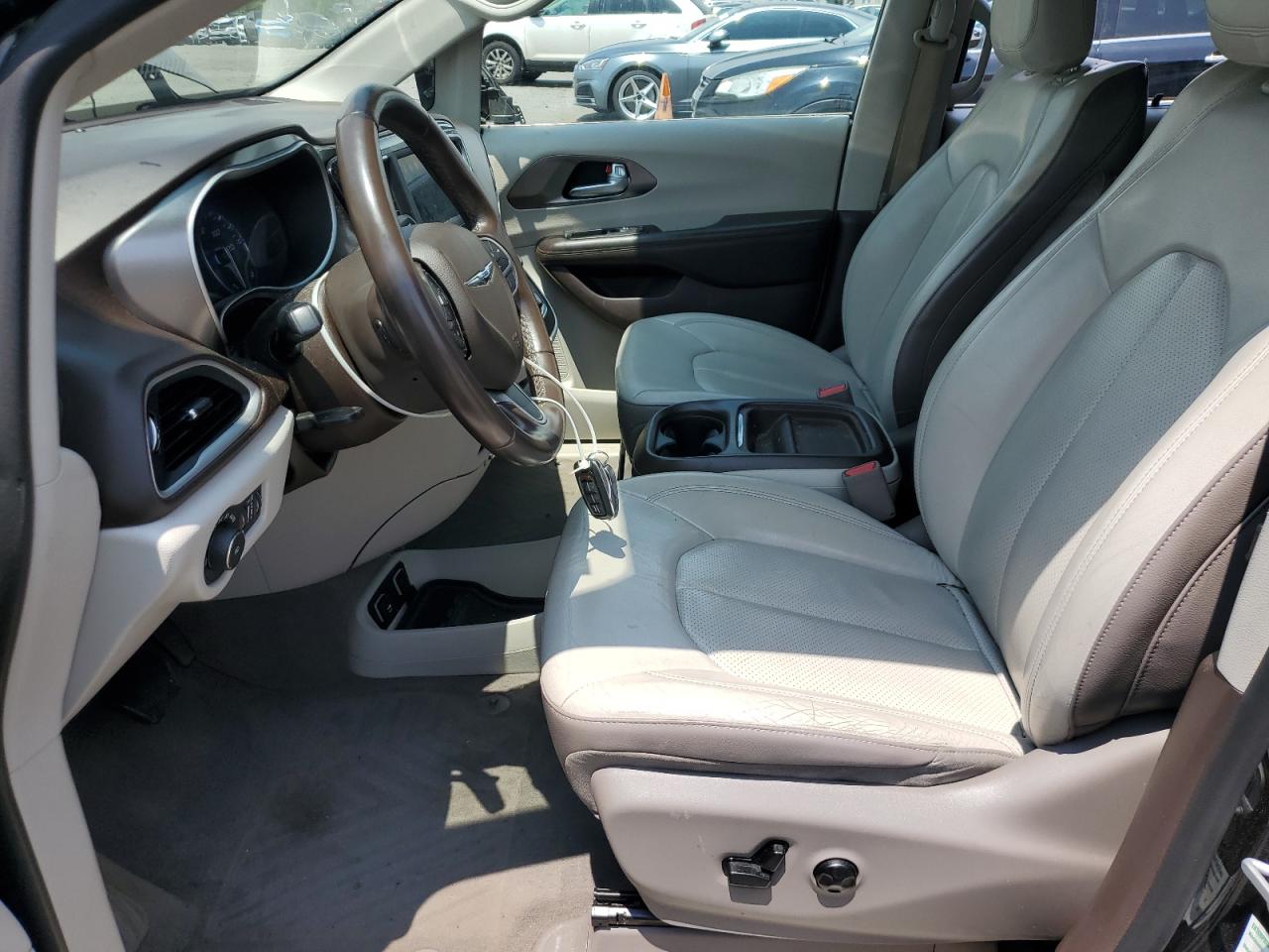 2018 Chrysler Pacifica Touring L VIN: 2C4RC1BG0JR141589 Lot: 63051535