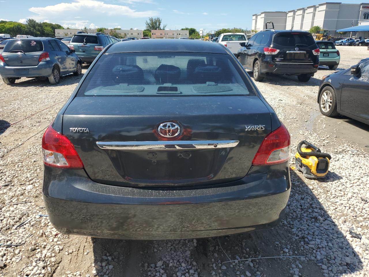 2008 Toyota Yaris VIN: JTDBT923384017522 Lot: 62164375