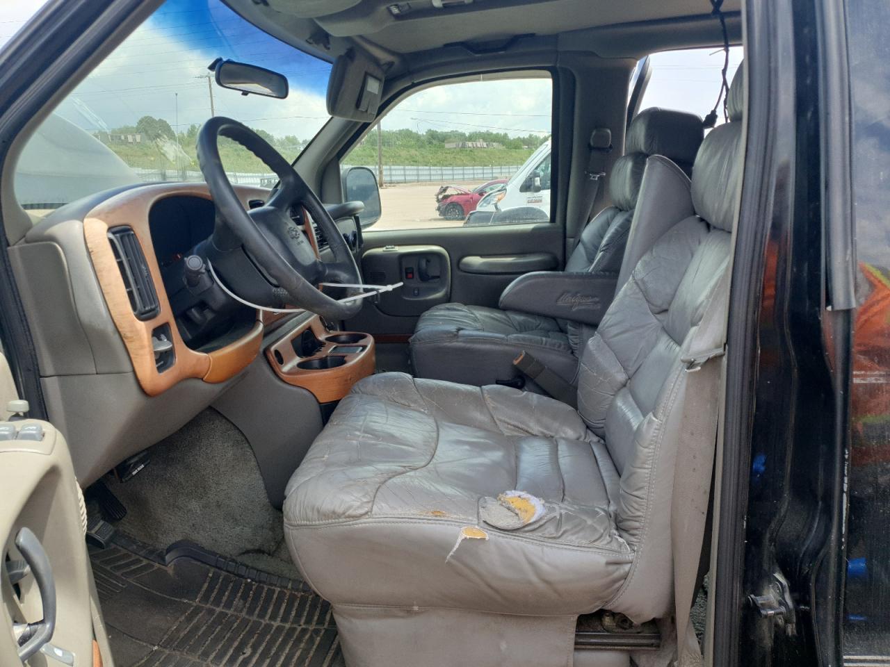 2000 Chevrolet Express G1500 VIN: 1GBFG15R9Y1170094 Lot: 59814765