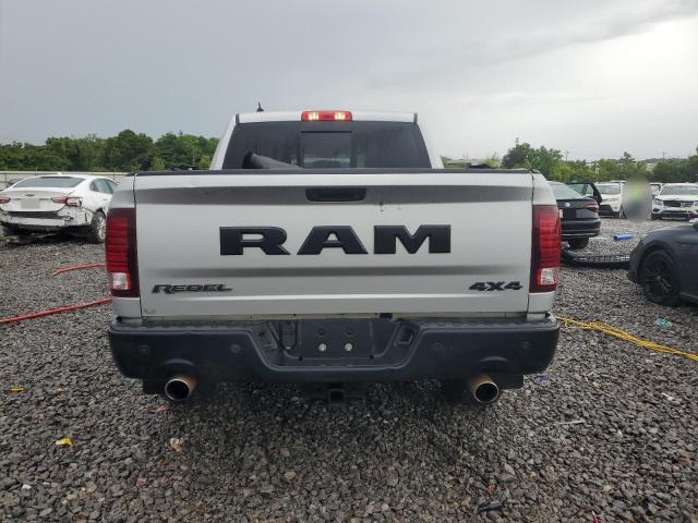  RAM 1500 2018 Srebrny