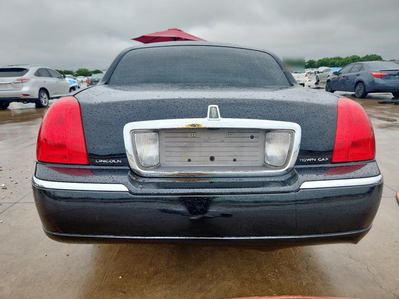 2009 Lincoln Town Car Signature Limited VIN: 2LNHM82V19X610823 Lot: 60232565