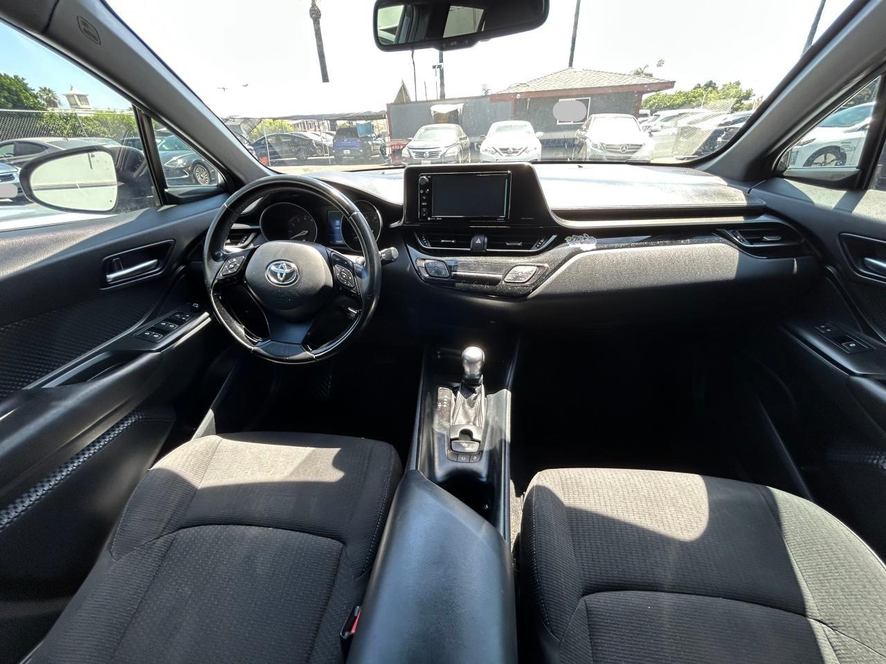 NMTKHMBX1JR004008 TOYOTA C-HR 2018