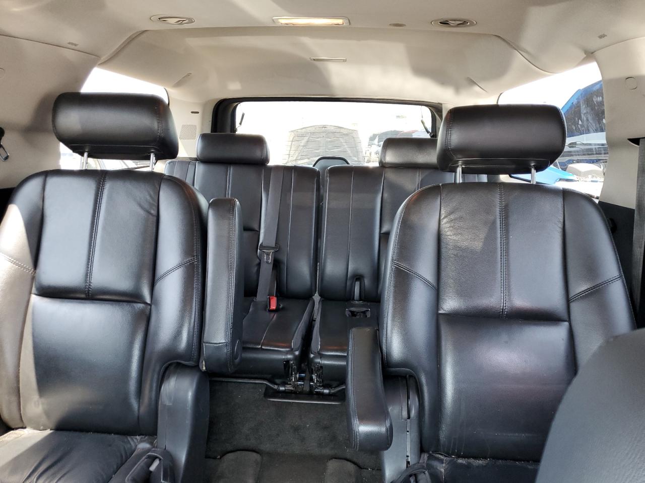 2007 Chevrolet Suburban K1500 VIN: 1GNFK163X7J324046 Lot: 61678075