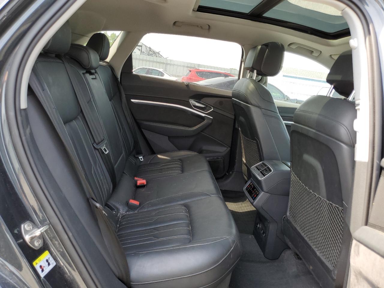 2019 Audi E-Tron Prestige VIN: WA1VAAGE4KB012244 Lot: 61049715