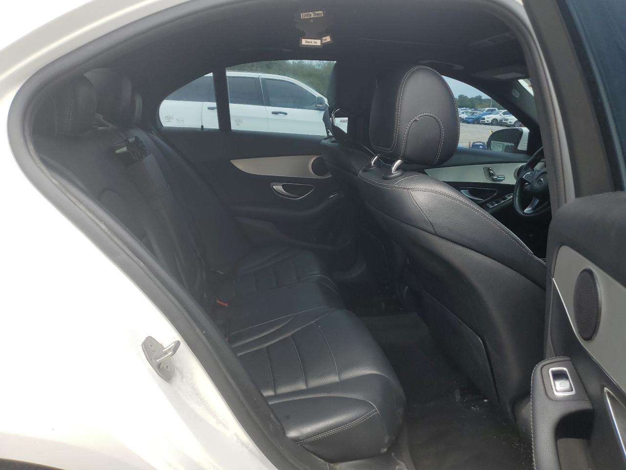 2018 Mercedes-Benz C 300 VIN: 55SWF4JB2JU240586 Lot: 61398155