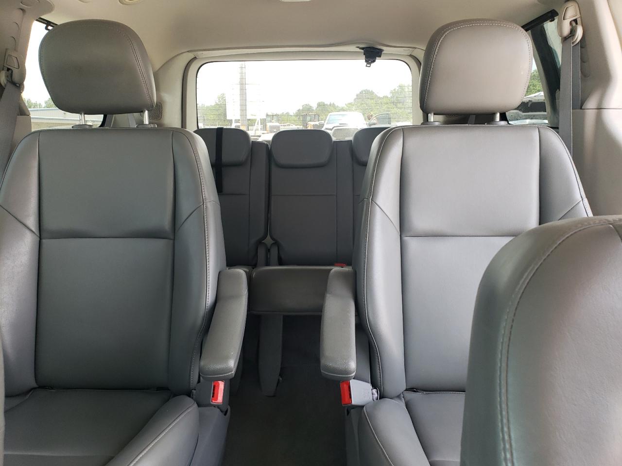 2010 Volkswagen Routan Se VIN: 2V4RW3D13AR324647 Lot: 62717025