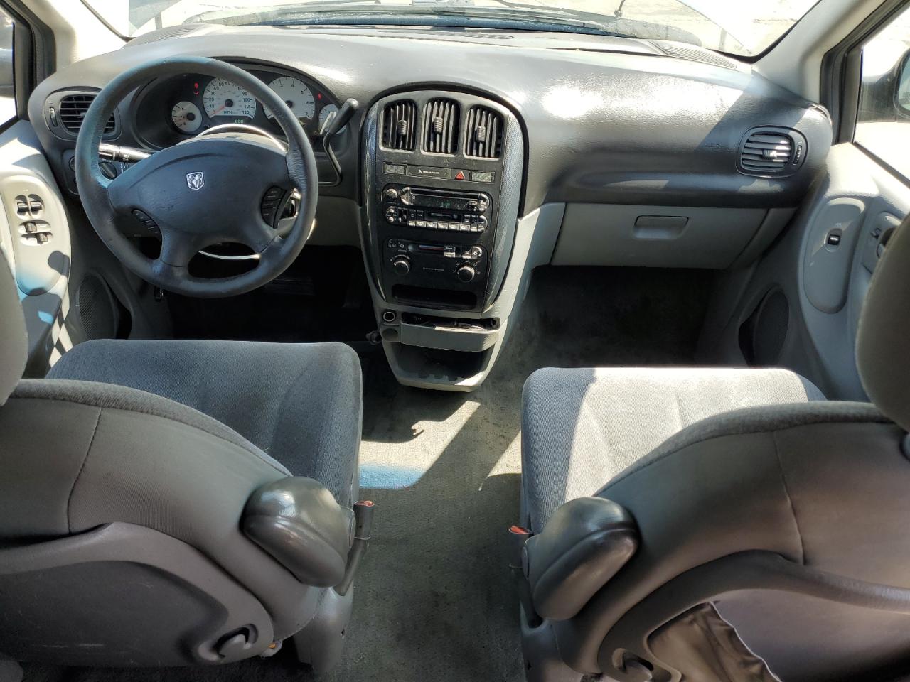 2005 Dodge Caravan Sxt VIN: 1D8GP45R75B358346 Lot: 61619545