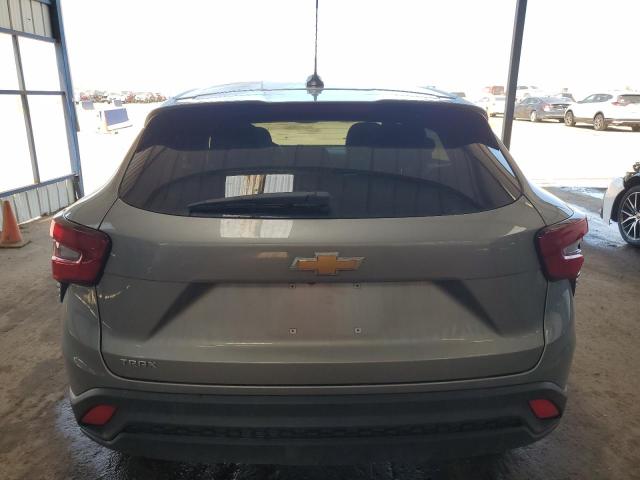  CHEVROLET TRAX 2024 Srebrny