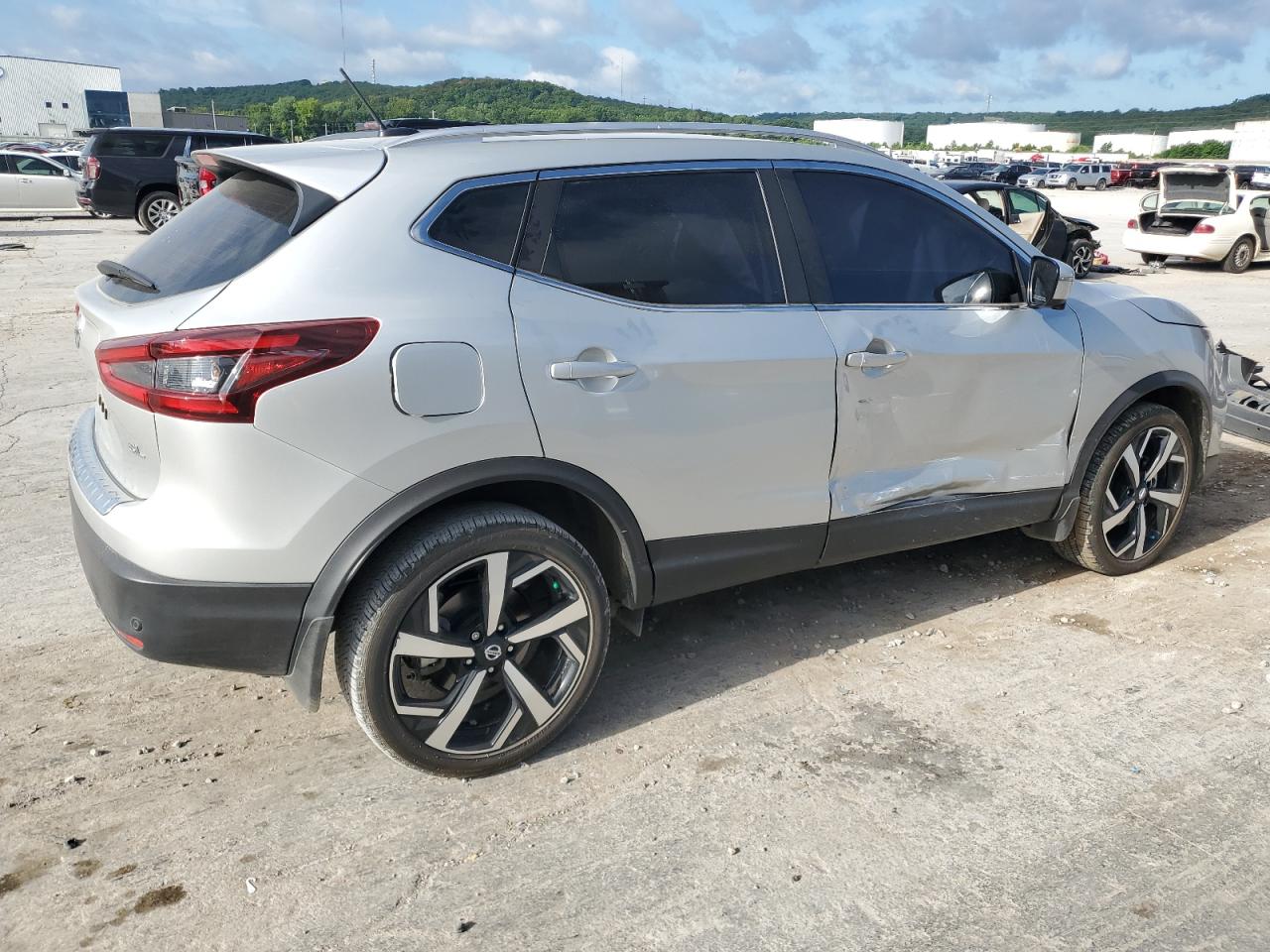 NISSAN All Models 2022 VIN JN1BJ1CV9NW351788 фото 3