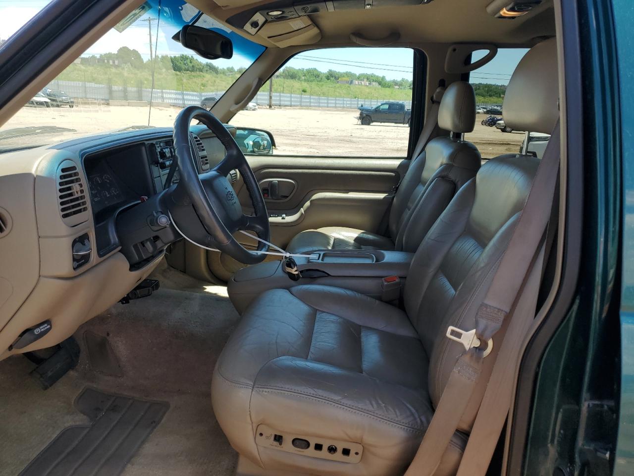 1998 Chevrolet Tahoe K1500 VIN: 1GNEK13R2WR108986 Lot: 62608875