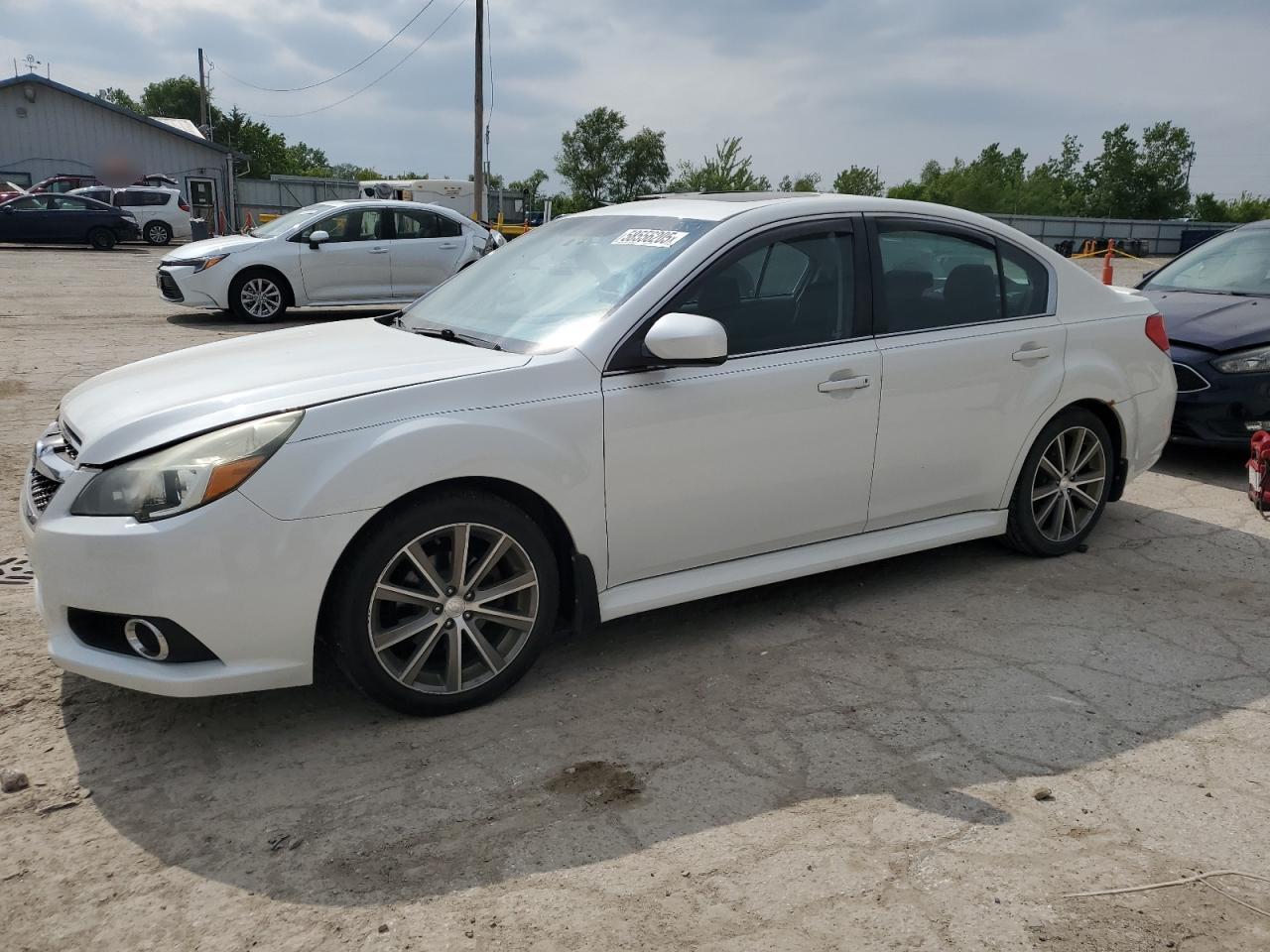 2013 Subaru Legacy 2.5I Premium იყიდება Pekin-ში, IL - Side