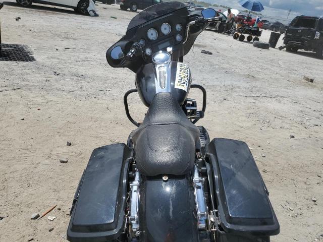 2011 HARLEY-DAVIDSON FLHX   