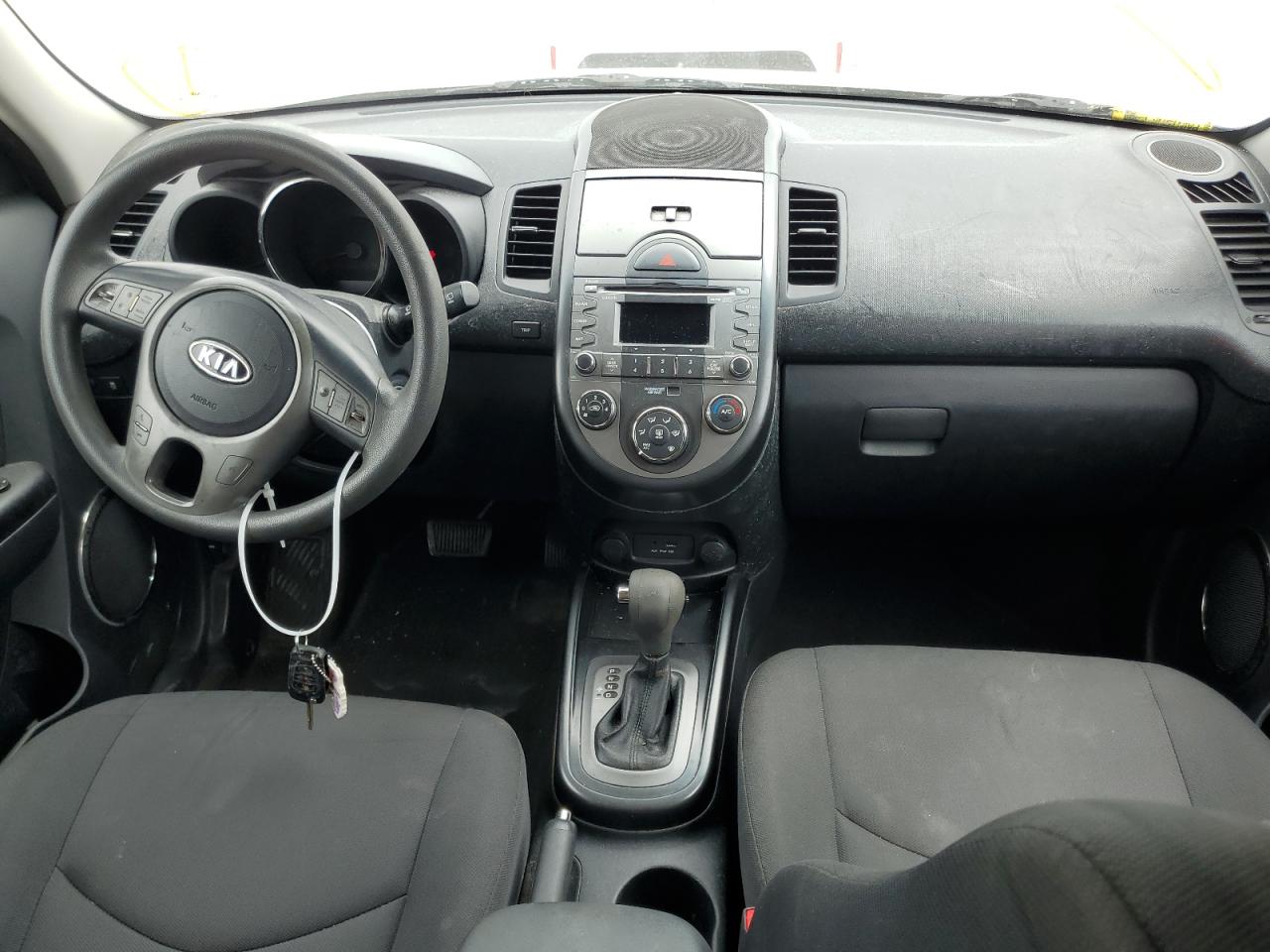 2011 Kia Soul + VIN: KNDJT2A20B7220630 Lot: 62876245