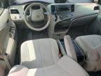 2011 Toyota Sienna Le na sprzedaż w Moraine, OH - Rear End