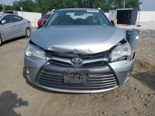  TOYOTA CAMRY 2015 Srebrny