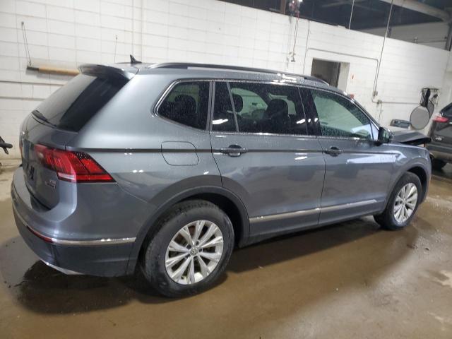  VOLKSWAGEN TIGUAN 2018 Серый
