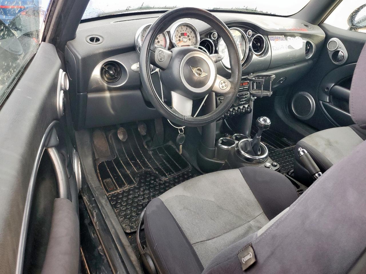 2005 Mini Cooper VIN: WMWRF33485T61638 Lot: 59822125