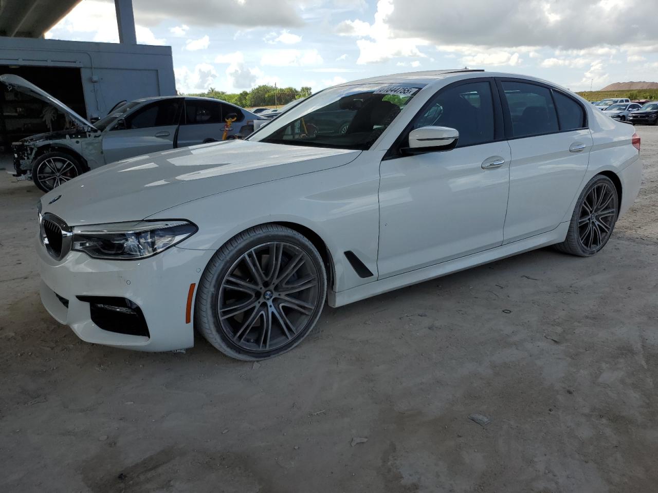 WBAJE5C36HG915167 BMW 5 SERIES Photo 1