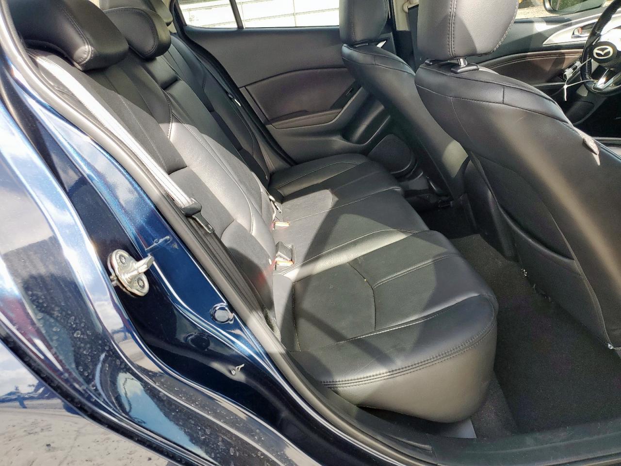 2018 Mazda 3 Touring VIN: 3MZBN1V39JM214998 Lot: 61764465