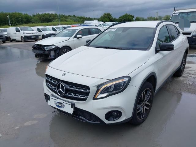 MERCEDES BENZ GLA 180 UR 2019