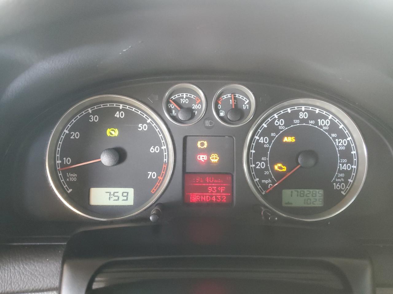 2002 Volkswagen Passat Glx VIN: WVWRH63B92P238729 Lot: 62514415
