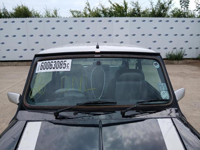 2001 ROVER MINI CLASS