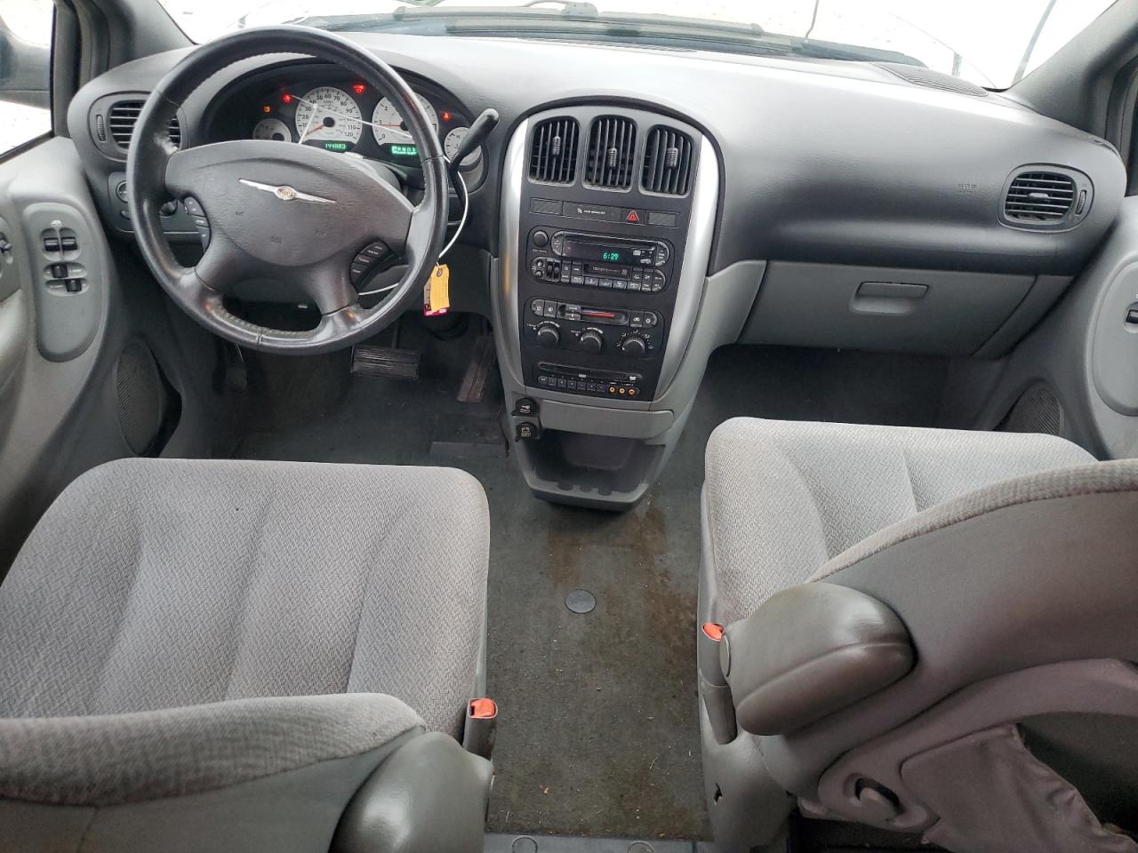 2005 Chrysler Town & Country Touring VIN: 2C4GP54L95R130562 Lot: 59213645