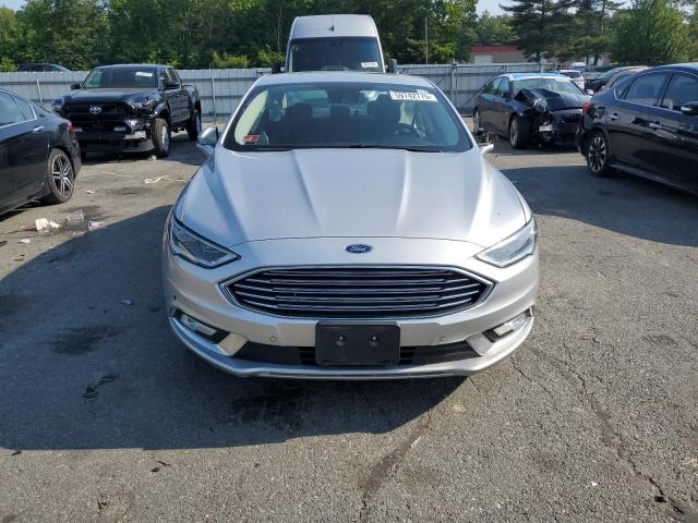 Sedans FORD FUSION 2017 Srebrny