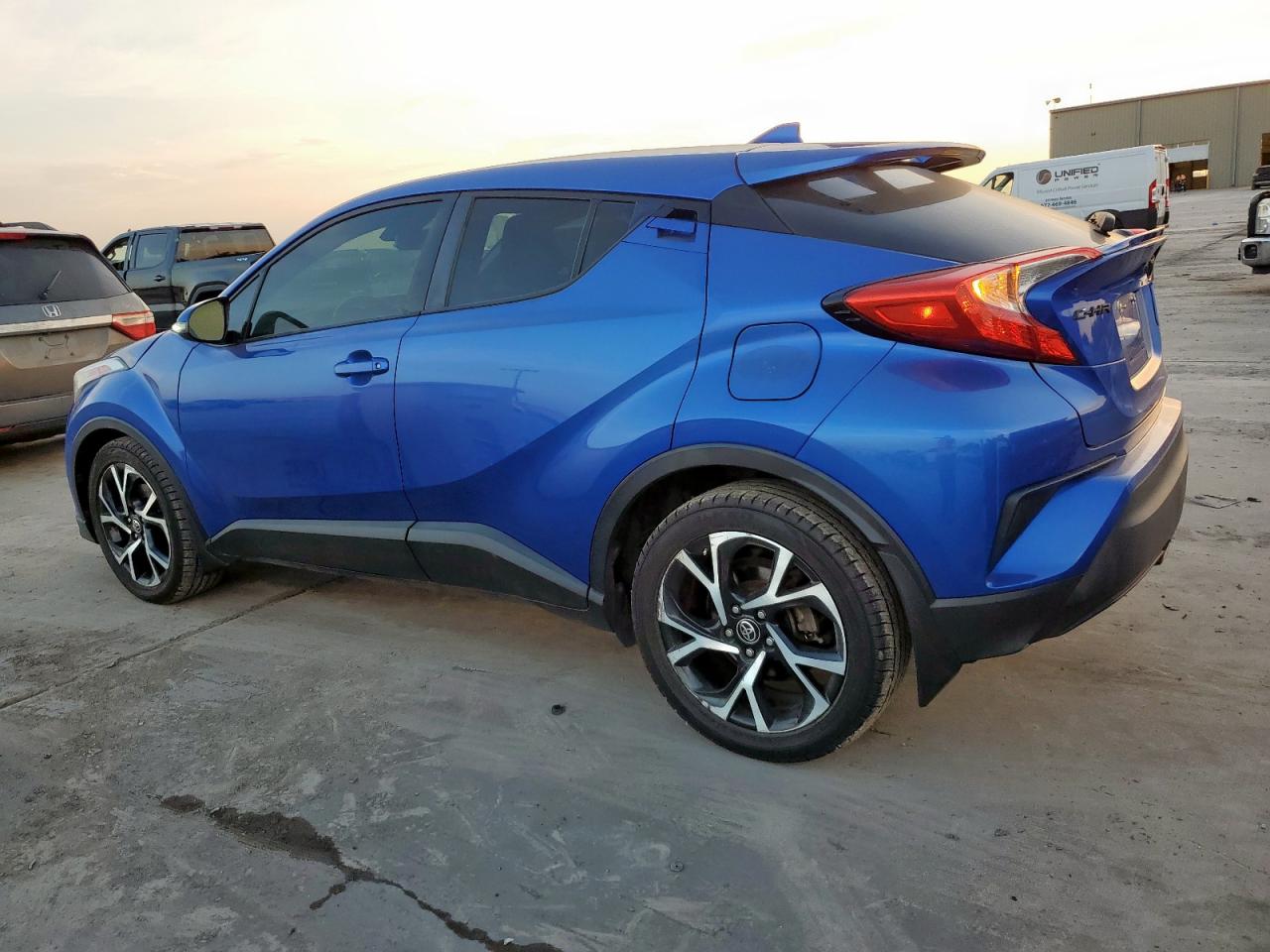 NMTKHMBX7JR004448 TOYOTA C-HR 2018