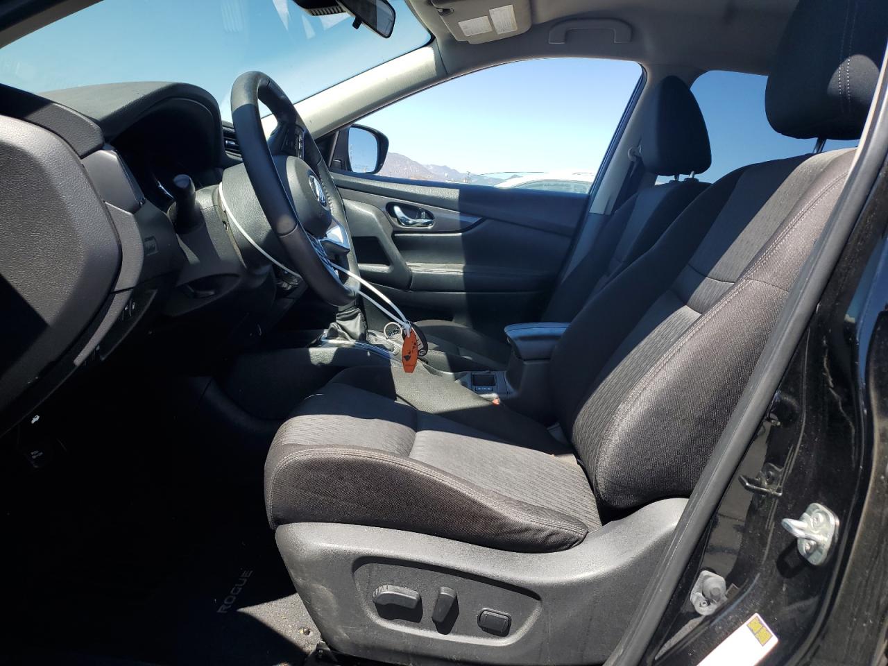 2020 Nissan Rogue S VIN: JN8AT2MT1LW001918 Lot: 62707015