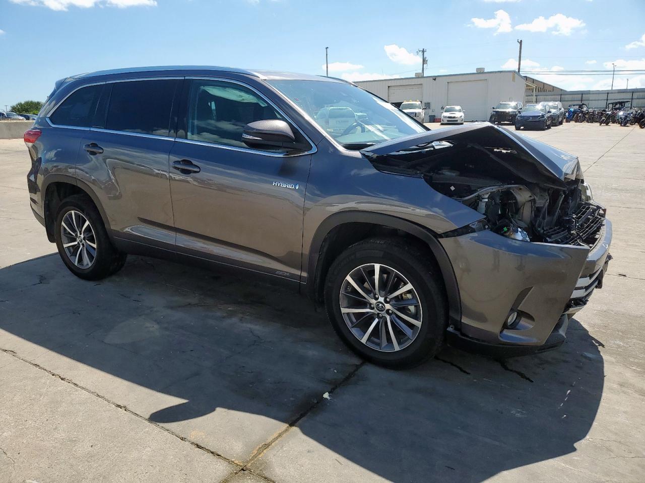 TOYOTA HIGHLANDER 2018 VIN 5TDJGRFH1JS045075 zdjęcie 4