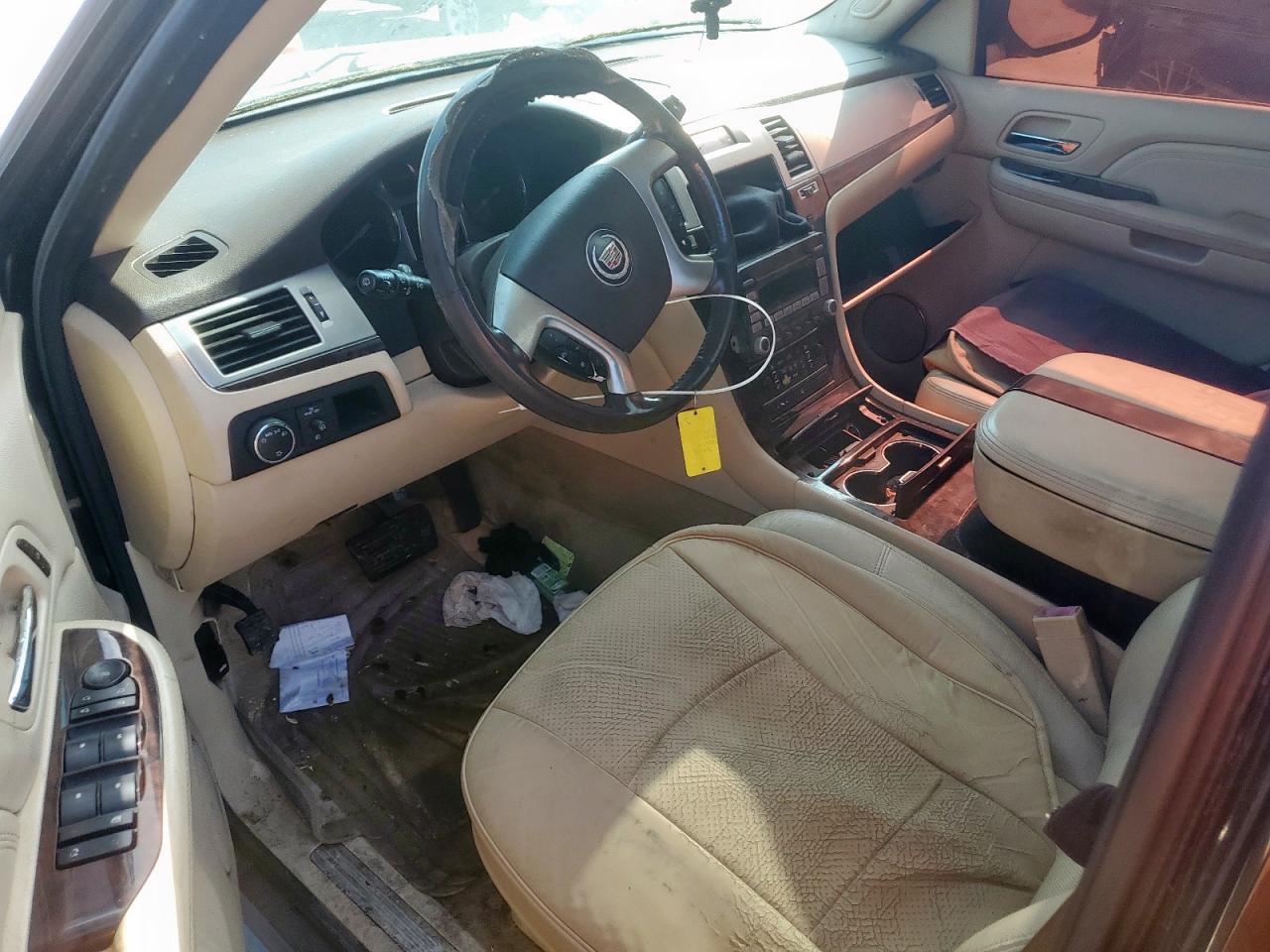 2008 Cadillac Escalade Luxury VIN: 1GYEC63808R234464 Lot: 61203135