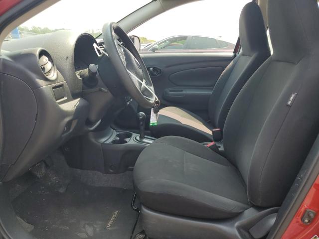  NISSAN VERSA 2015 Червоний