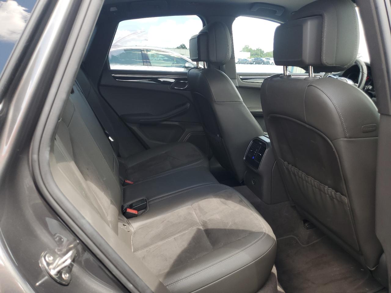 2018 Porsche Macan VIN: WP1AA2A50JLB03425 Lot: 61387005