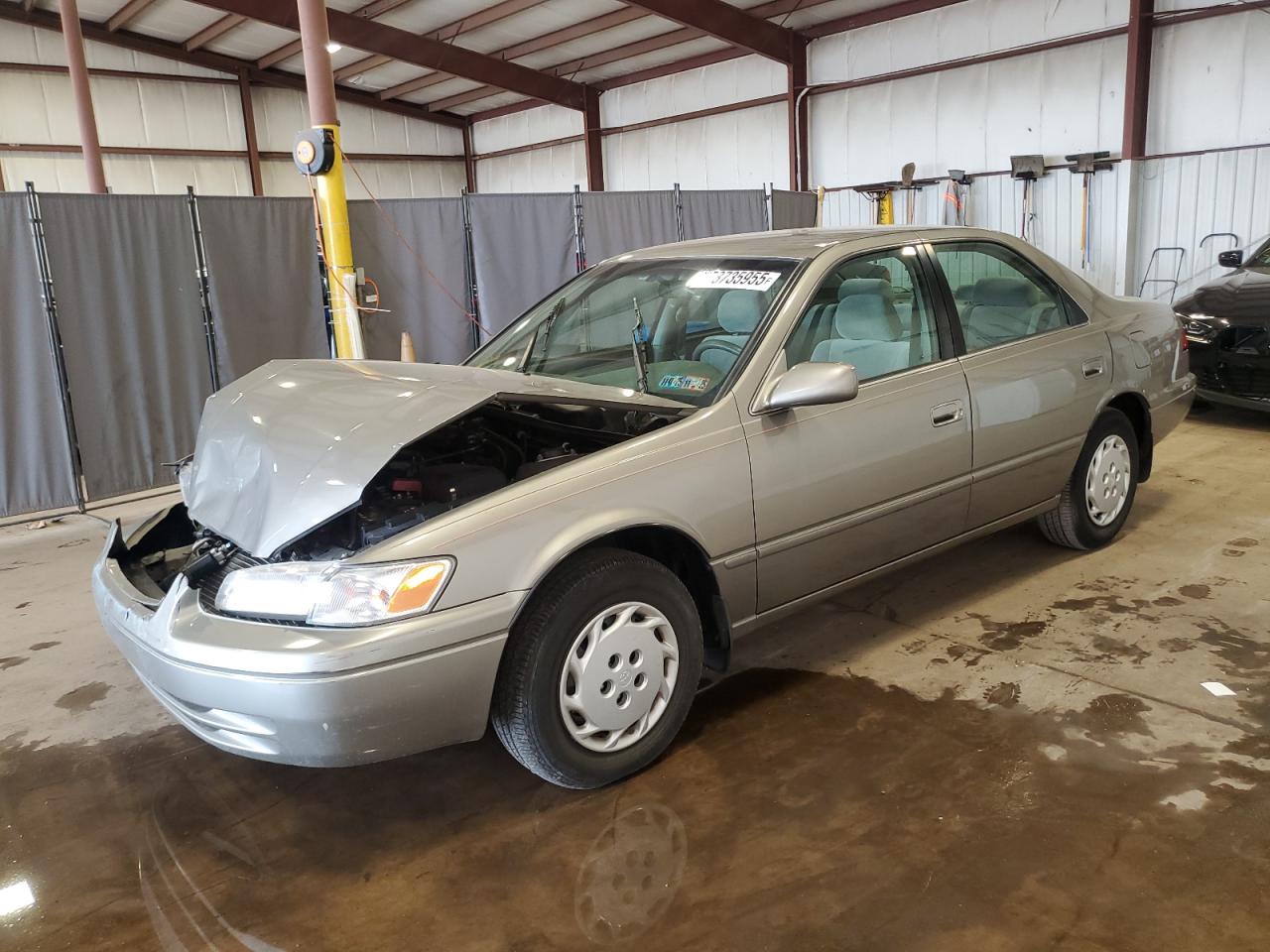 1997 Toyota Camry Le for Sale in Pennsburg, PA - Front End