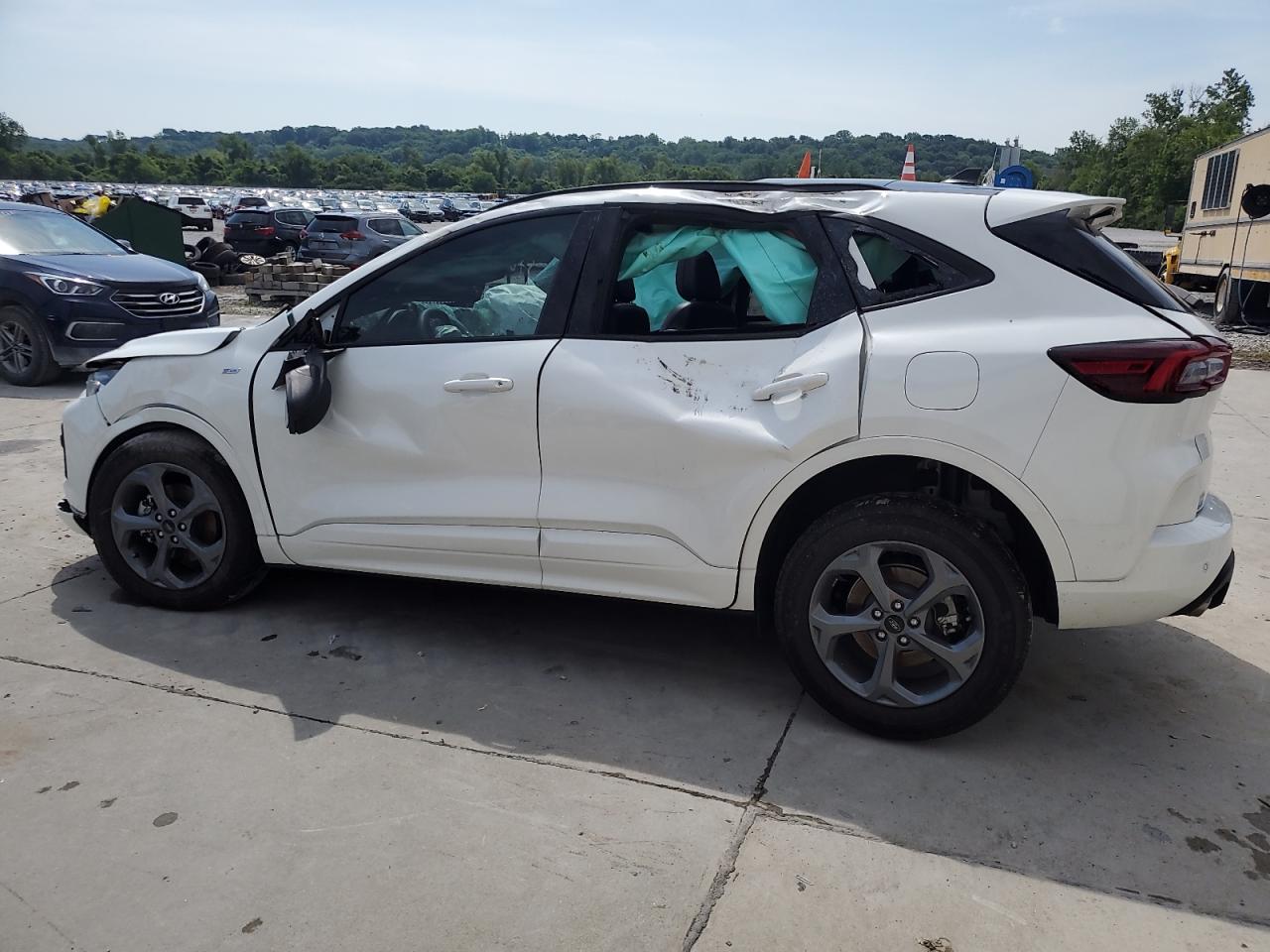 FORD ESCAPE ST 2024 VIN 1FMCU0MN4RUB60942 фото 2