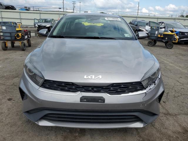  KIA FORTE 2022 Srebrny