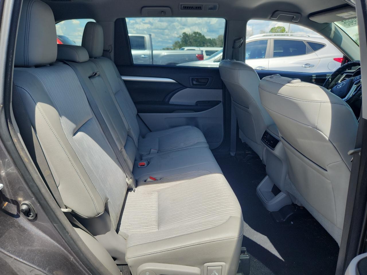 TOYOTA HIGHLANDER 2015 VIN 5TDBKRFHXFS079493 фото 11