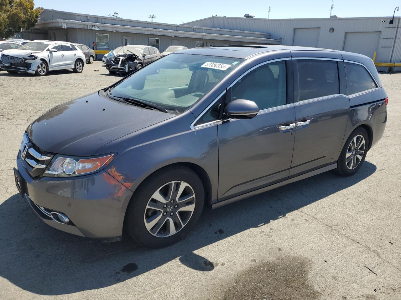 2016 Honda Odyssey Touring na sprzedaż w Martinez, CA - Side