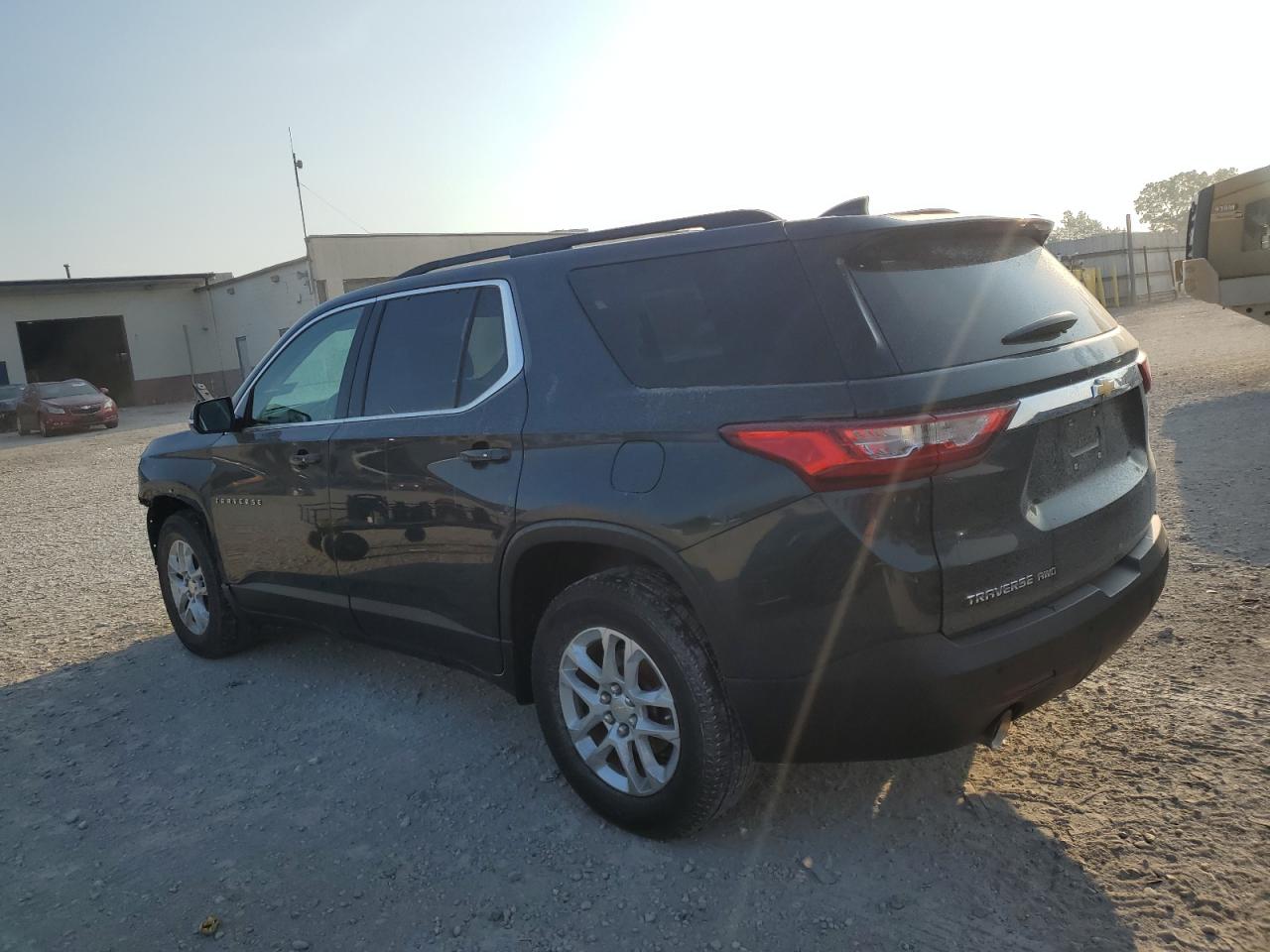 CHEVROLET TRAVERSE 2019 VIN 1GNEVGKWXKJ202365 photo 2