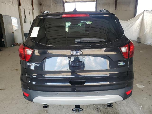  FORD ESCAPE 2019 Czarny