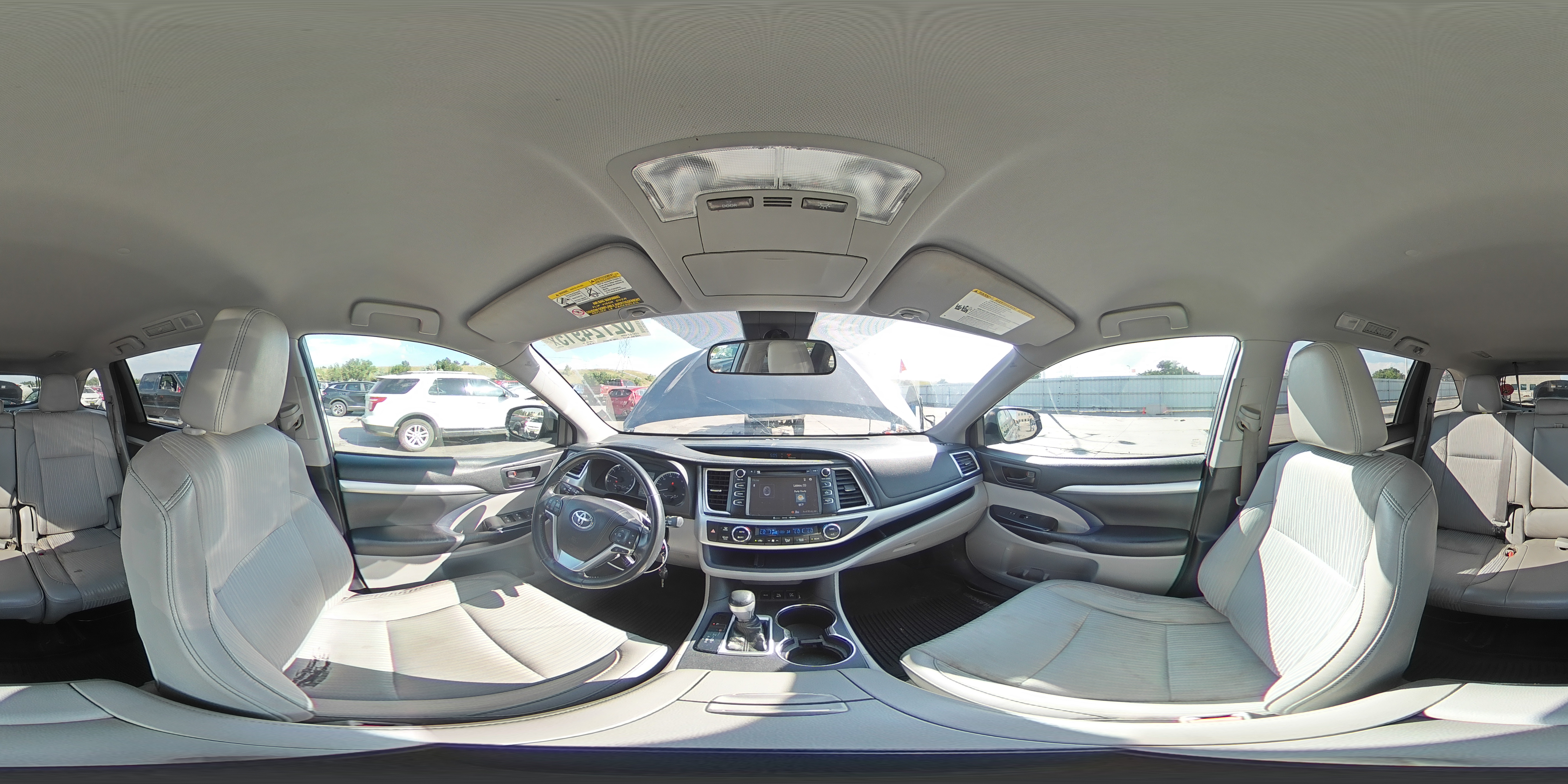 2018 Toyota Highlander Le VIN: 5TDBZRFH5JS807483 Lot: 62724915