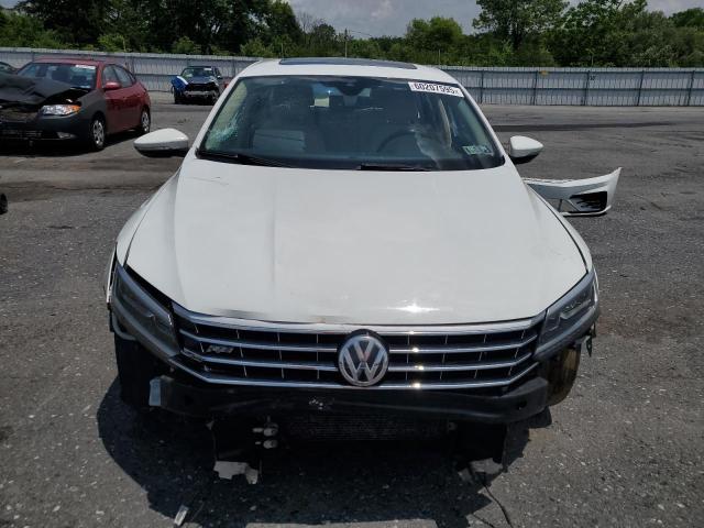  VOLKSWAGEN PASSAT 2019 White