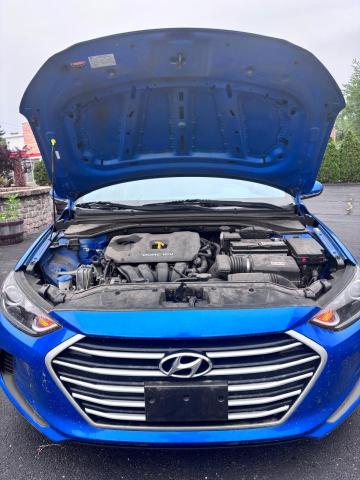 Sedans HYUNDAI ELANTRA 2017 Granatowy