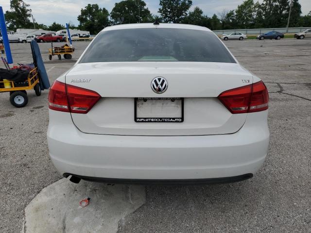 Sedans VOLKSWAGEN PASSAT 2014 Biały