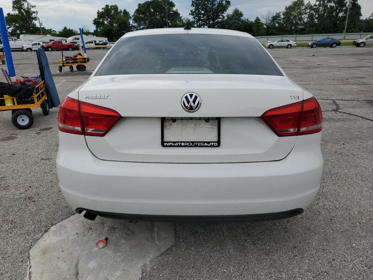 2014 Volkswagen Passat S VIN: 1VWAS7A31EC026092 Lot: 61245505