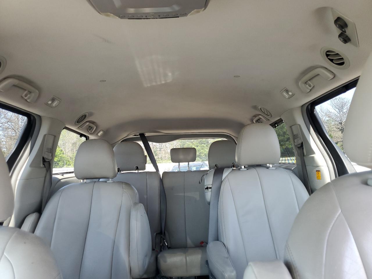 2011 Toyota Sienna Le VIN: 5TDKK3DC2BS085366 Lot: 62728345